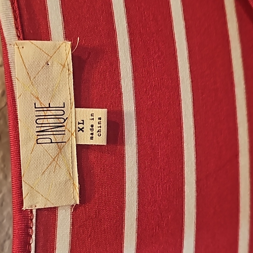 XL striped red top